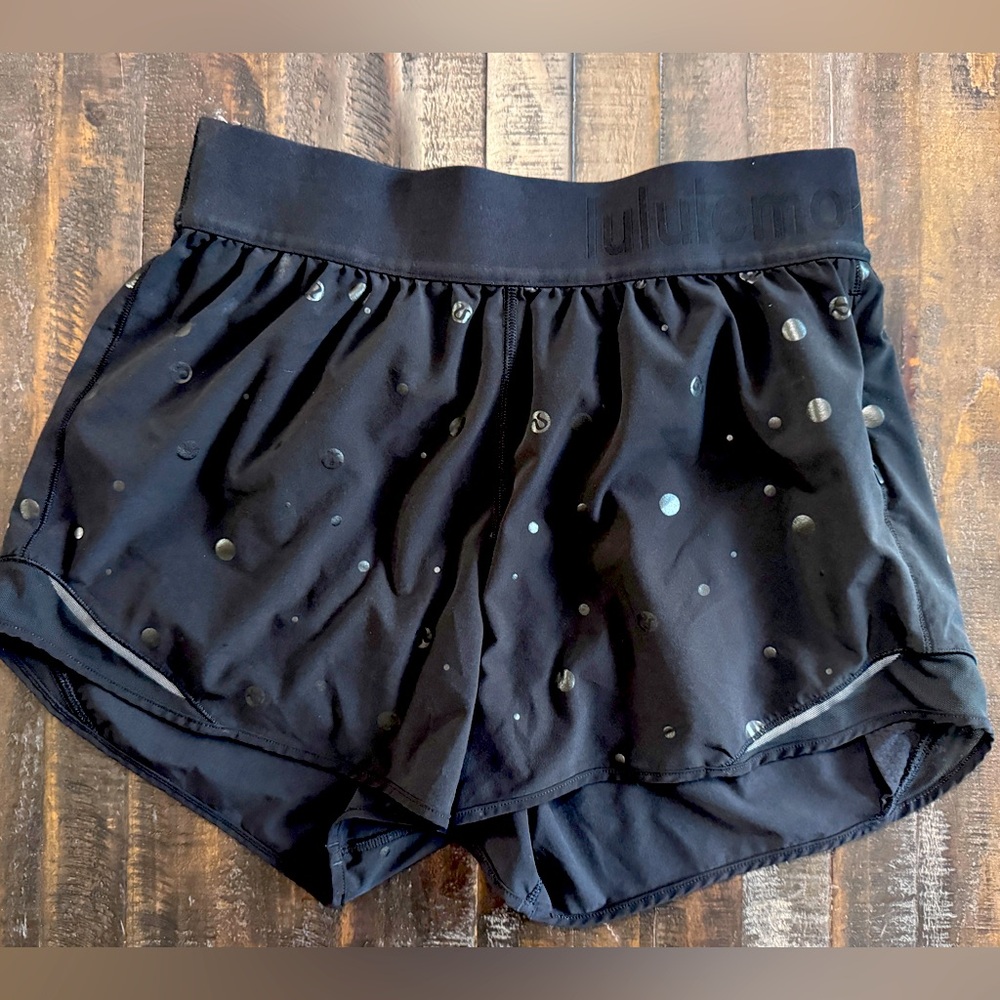 Lululemon Hotty Hot Logo Shorts - 4” RARE